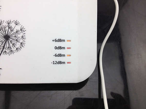 NEW 3G Signal Repeater WCDMA 2100Mhz 55db Gain Built in Antennas UMTS 2100 Signal Booster 3G Cell Phone Signal Amplifier
