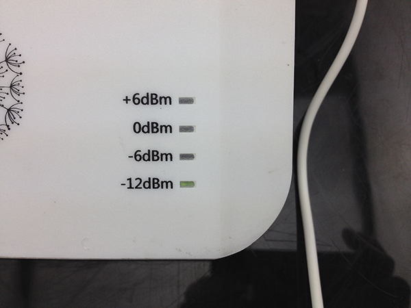 NEW 3G Signal Repeater WCDMA 2100Mhz 55db Gain Built in Antennas UMTS 2100 Signal Booster 3G Cell Phone Signal Amplifier