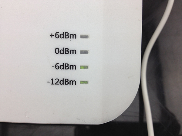 NEW 3G Signal Repeater WCDMA 2100Mhz 55db Gain Built in Antennas UMTS 2100 Signal Booster 3G Cell Phone Signal Amplifier