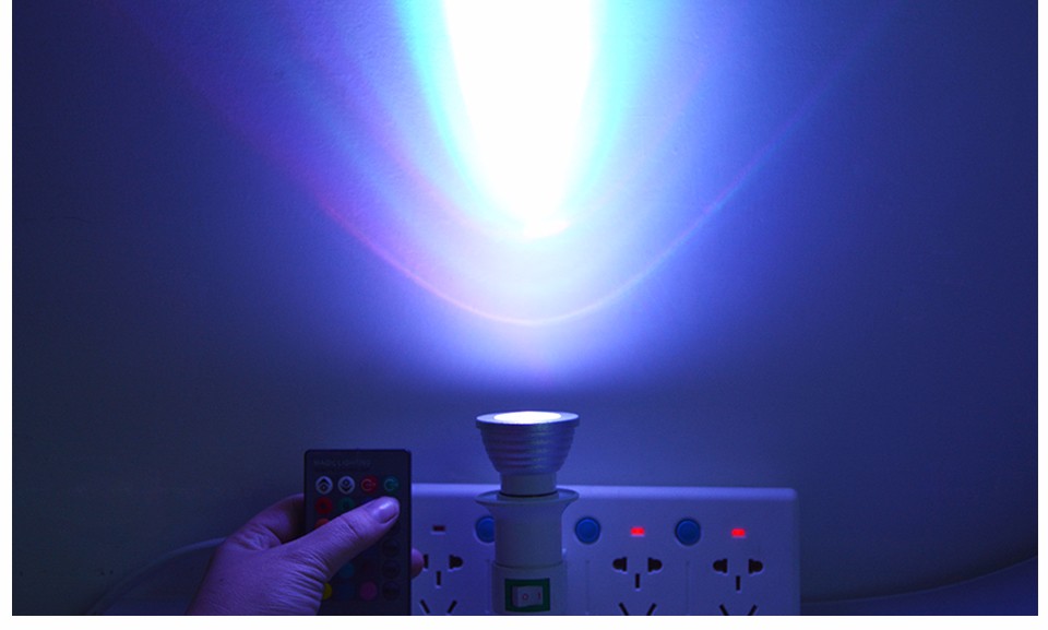 1Pcs Aluminum E27 RGB LED lamp Dimmable 85 265V 110V 220V With 24 Keys Remote Controller Spotlight Bulb Decorative Night light