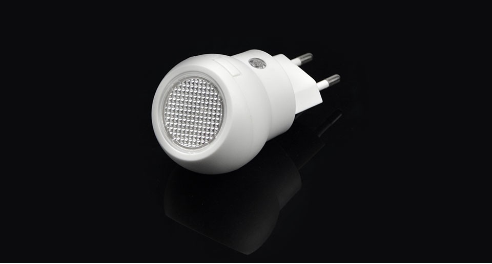 1X Smart lighting Control LED Night light 110V 220V 360 Degree Rotating Auto Sensor lamp For Baby Bedroom Atmosphere Bulb Gift