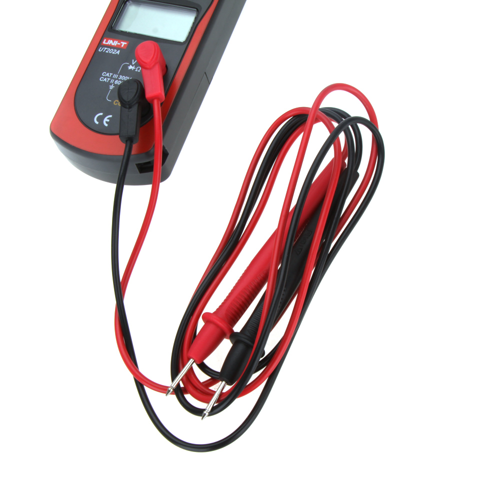 UNI T UT202A Data Hold Clamp Meter 600A DC AC Voltage AC Current Tongs Resistance Digital Clamp Meters W MAX MIN Mode